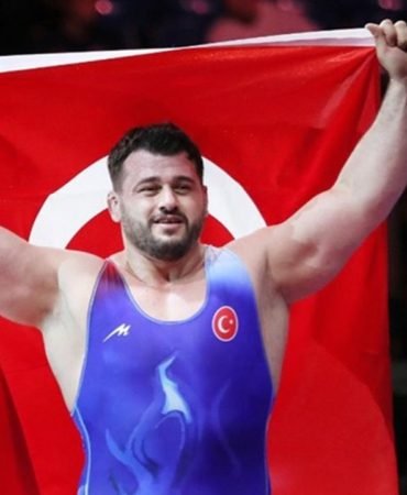 Son-dakika-Riza-Kayaalpten-tarihi-zafer-13.-kez-Avrupa-sampiyonu-featured