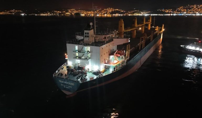 TRACKHOUND-Gemisi-Arizalandi-Istanbul-Bogazi-Trafige-Kapatildi-featured