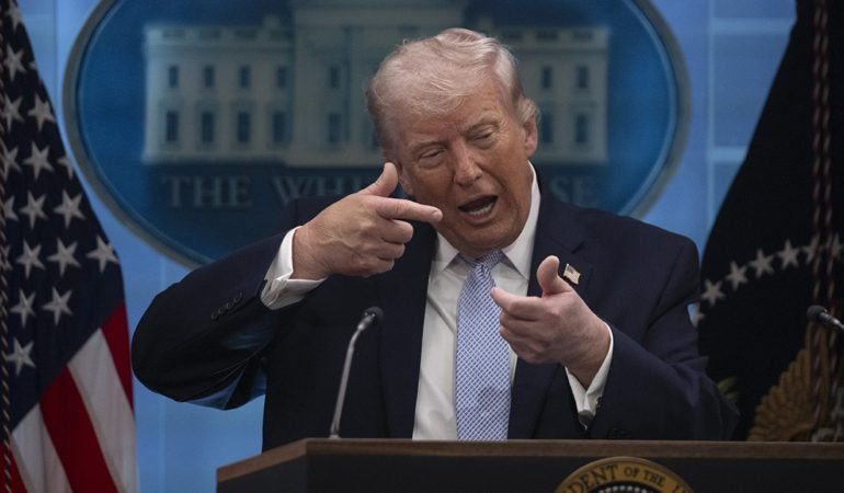 Trump-Iran-yer-altindaki-nukleer-maddeleri-bize-teslim-etmeyi-kabul-etti-featured