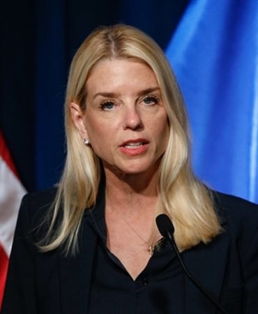 Trump8217tan-Flas-Karar-Adalet-Bakani-Pam-Bondi-Gorevden-Alindi-featured