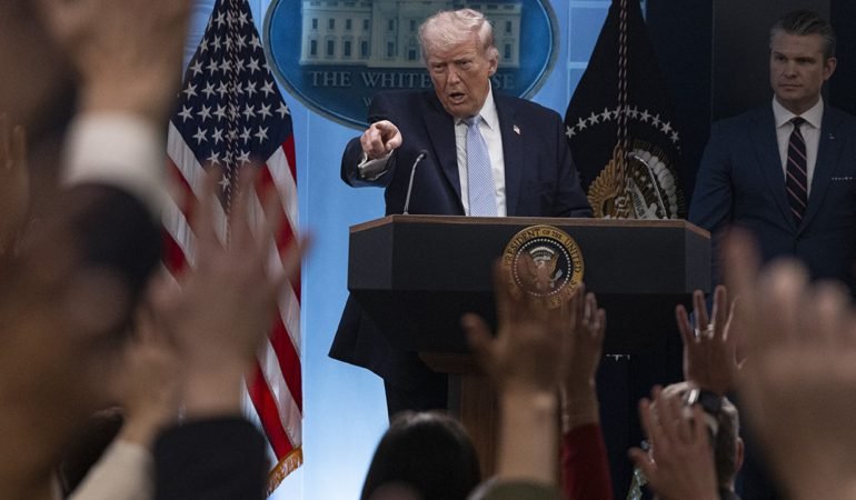 Trump8217tan-Iran8217a-Yeni-Tehdit-Anlasma-Olmazsa-Silah-Yuklu-Gemiler-featured