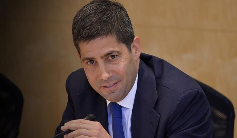 Trumpin-Fed-adayi-Warshin-serveti-dikkat-cekti-featured