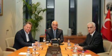 Turizmde-Onemli-Adimlar-Bakan-Ersoy-Avrupa8217nin-Tur-Devleriyle-Bulustu-featured