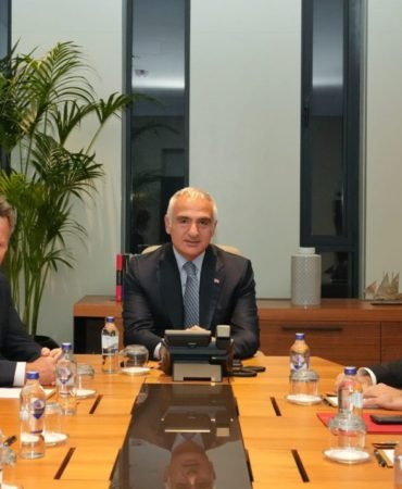 Turizmde-Onemli-Adimlar-Bakan-Ersoy-Avrupa8217nin-Tur-Devleriyle-Bulustu-featured