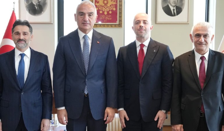 Turizmde-yeni-donem-basliyor-Bakanlik-ve-THYden-stratejik-is-birligi-featured