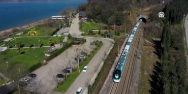 Turkiye039nin-ilk-hizli-treni-saatte-225-kilometre-hiza-ulasti-featured