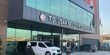 Usak-Belediyesine-ikinci-dalga-operasyon-25-gozalti-featured