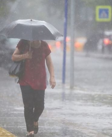 Valilik-saat-verdi-Istanbul-icin-yagis-uyarisi-featured