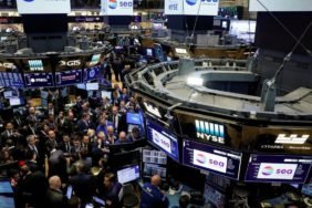 Wall-Street8217te-Karisik-Bir-Gun-Endeksler-Farkli-Yonlere-Gitti-featured