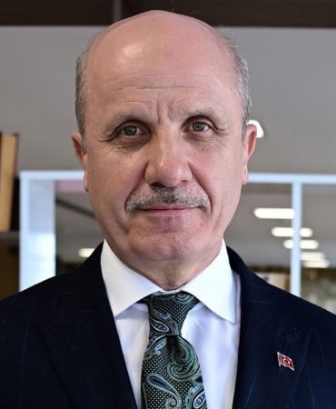 YOK-Baskani-Duyurdu-Universitelerde-Yeni-Bolumler-Aciliyor-featured