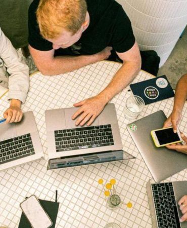 Yapay-Zeka-5-Milyon-Istihdam-Risk-Altinda-3-Yeni-Meslek-One-Cikacak-featured