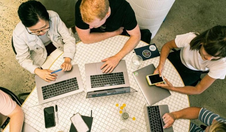 Yapay-Zeka-5-Milyon-Istihdam-Risk-Altinda-3-Yeni-Meslek-One-Cikacak-featured