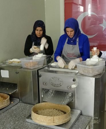 Yuvalama-Uretimiyle-Hayatini-Degistiren-Girisimci-featured