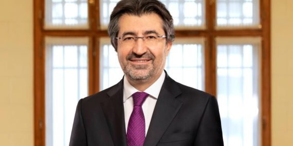 Ziraat Bankası’nda Çakar Koltuğunda Oturmaya Devam Ediyor