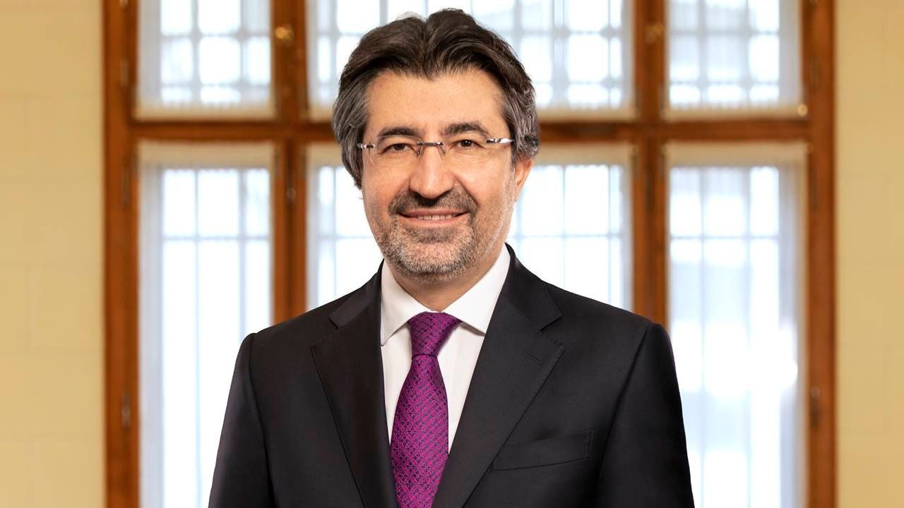 Ziraat-Bankasi8217nda-Cakar-Koltugunda-Oturmaya-Devam-Ediyor-featured