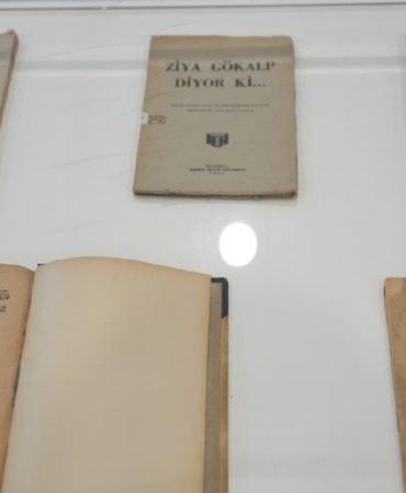 Ziya-Gokalpin-Mirasi-Bes-Farkli-Lehcede-Yeniden-Hayat-Buluyor-featured