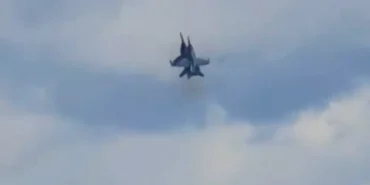 ABD-Hava-Gosterisinde-Ucaklar-Carpisti-Pilotlar-Kurtuldu-featured