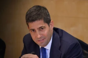 ABD-Merkez-Bankasi-Baskani-Warsh8217un-Yemin-Toreni-featured