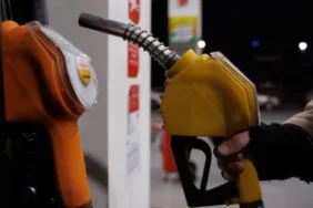 Benzin-Fiyatlarinda-82-Kurusluk-Indirim-Yeni-Litre-Fiyatlari-Belli-Oldu-featured