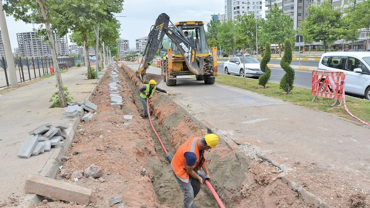 Dicle Elektrik'ten Bölgeye 100 Milyar TL Yeni Yatırım 8 Dicle-Elektrik8217ten-Bolgeye-100-Milyar-TL-Yeni-Yatirim-featured
