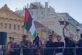 Futbolcu-Sampiyonlukta-Filistin-Bayragi-Tasidi-featured