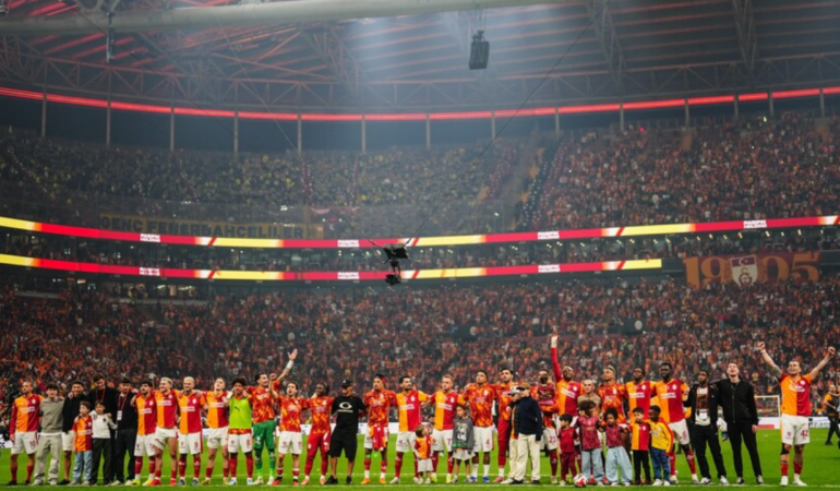 Galatasaray kaç kez şampiyon oldu? 6 Galatasaray-kac-kez-sampiyon-oldu-featured