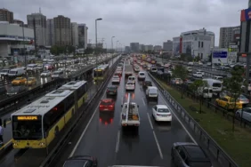 Istanbul8217da-Saganak-Etkili-Oldu-Trafik-Yuzde-808217e-Dayandi-featured