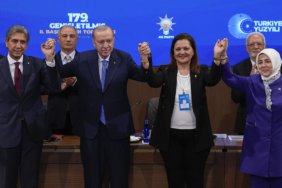 Koksal-AK-Parti8217ye-Katildi-Erdogan-Rozet-Takti-featured
