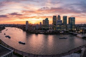 Londra-Finans-Merkezi-Rakiplerini-Geride-Birakiyor-featured