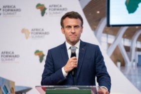 Macron-yatirim-icin-gittigi-Kenya039da-somurgeci-kibrini-gizleyemedi-featured