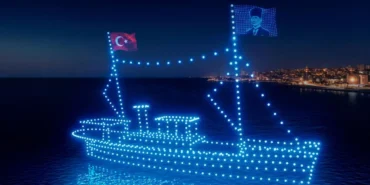 Sabanci-Holding8217den-Dev-Drone-Gosterisi-Bandirma-Vapuru-Gokyuzunde-Canlandi-featured