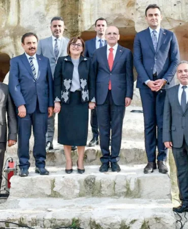 Şimşek: Doğu ve Güneydoğu'da 5 Yıldızlı Otel Yatırımı Şart 7 Simsek-Dogu-ve-Guneydogu8217da-5-Yildizli-Otel-Yatirimi-Sart-featured