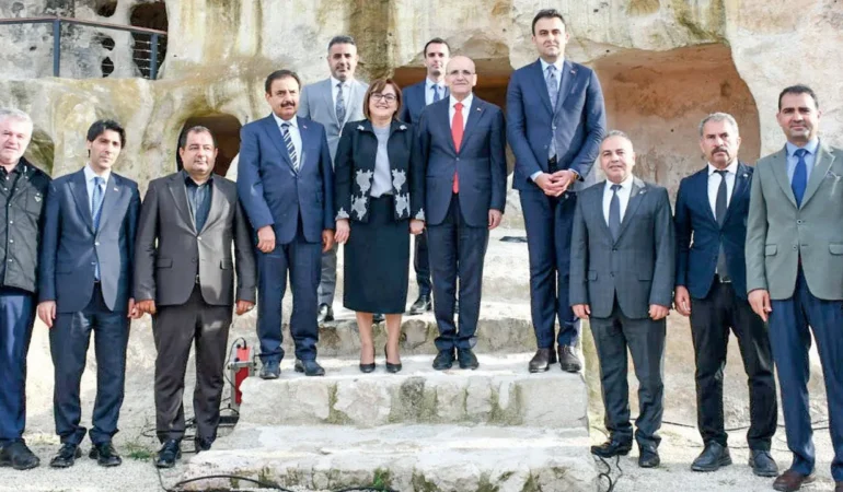 Simsek-Dogu-ve-Guneydogu8217da-5-Yildizli-Otel-Yatirimi-Sart-featured