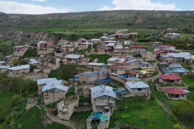 Sivas-Koyu-Zamana-Direniyor-800-Yillik-Mimari-Turist-Bekliyor-featured