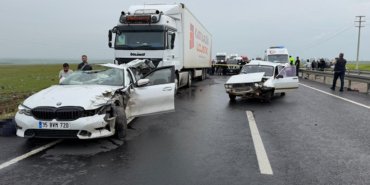 Siverek'te Zincirleme Kaza: 2 Can Kaybı, 2 Yaralı 2 Siverek8217te-Zincirleme-Kaza-2-Can-Kaybi-2-Yarali-featured