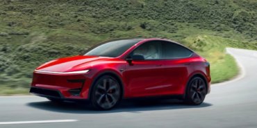 Tesladan-dev-geri-cagirma-karari-219-bine-yakin-aracta-guvenlik-riski-featured