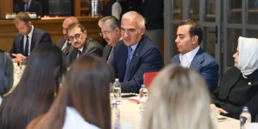 Türkiye Turizmde 200 Ülkeye Açıldı: Krizlere Dayanıklı Model Oluşuyor 2 Turkiye-Turizmde-200-Ulkeye-Acildi-Krizlere-Dayanikli-Model-Olusuyor-featured
