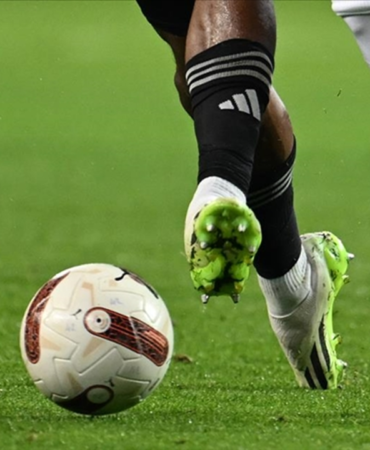 UEFA-Avrupa-Ligi-Finalinde-Freiburg-ve-Aston-Villa-Rakip-Oldu-featured