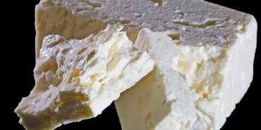 Yunanistan-Feta-Krizi-Koyun-Cicegi-Sut-Uretimini-Vurdu-featured