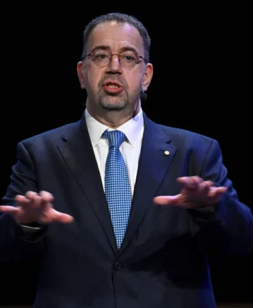Acemoglu-Fed-Politikasi-Tek-Adam-Kontrolunde-Degil-Inandiricilik-Riski-Var-featured