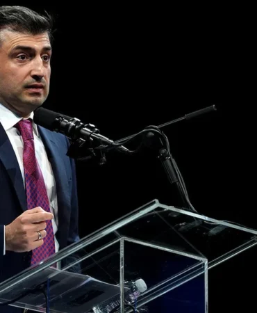Baykar Yönetim Kurulu Başkanı Bayraktar: Veri Tekellerine Karşı İttifak Çağrısı 7 Baykar-Yonetim-Kurulu-Baskani-Bayraktar-Veri-Tekellerine-Karsi-Ittifak-Cagrisi-featured