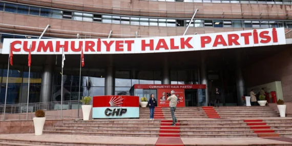 CHP’de MYK Kararı: 26 İl Başkanı Görevden Alındı