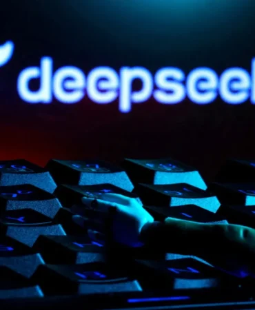 DeepSeek-Calisan-Sayisini-Ikiye-Katlayacak-AI-Rekabeti-Kizisiyor-featured