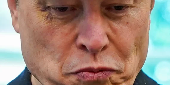 Elon Musk, SpaceX Hisseleri Nedeniyle Trilyoner Statüsünü Kaybetti