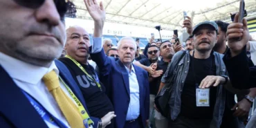 Fenerbahçe'de Aziz Yıldırım Başkanlığa Döndü 30 Fenerbahce8217de-Aziz-Yildirim-Baskanliga-Dondu-featured