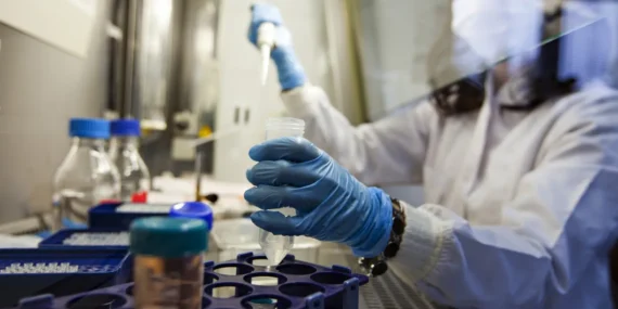 Fransa’da Ebola Vakası: Kongo’dan Dönen Doktor Testi Pozitif Çıktı