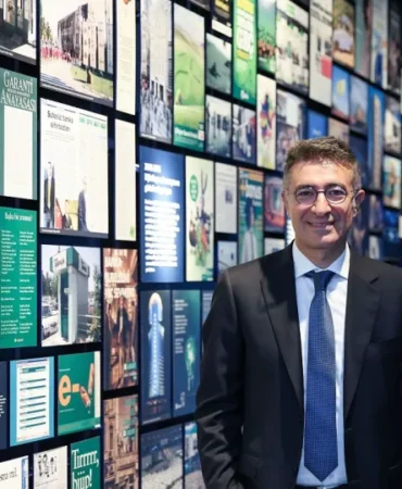 Garanti BBVA 80 Yaşında: Dijital Sergiyle Kurumsal Hafızasını Canlandırdı 3 Garanti-BBVA-80-Yasinda-Dijital-Sergiyle-Kurumsal-Hafizasini-Canlandirdi-featured