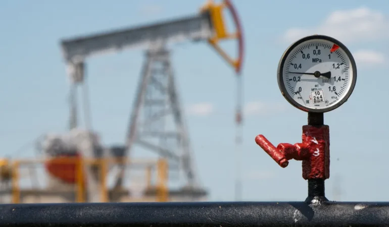 Petrol-Fiyatlari-Dusuyor-Hurmuz-Bogazi-Gelismeleri-ve-Cin-Talebi-featured