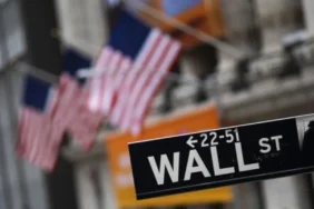 SampP-500-Nasdaq-Bir-Ayin-En-Dusuk-Seviyesinde-featured
