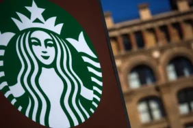 Starbucks-Hong-Kong-ve-Londra8217da-Kuculuyor-featured